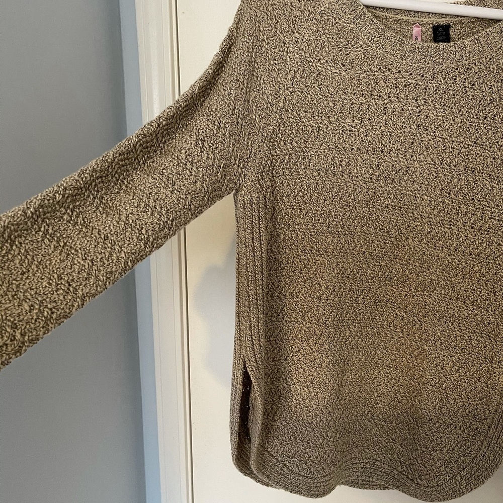 Sweater - Picture 4 of 5